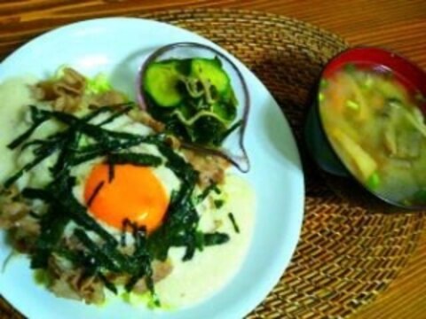 ヘルシーな豚とろろキャベツ丼